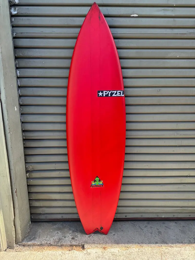 Pyzel Pyzalien2 Surfboard 6'1" Volume 33L – Pu/Eps Core With Kevlar Reinforcement 1